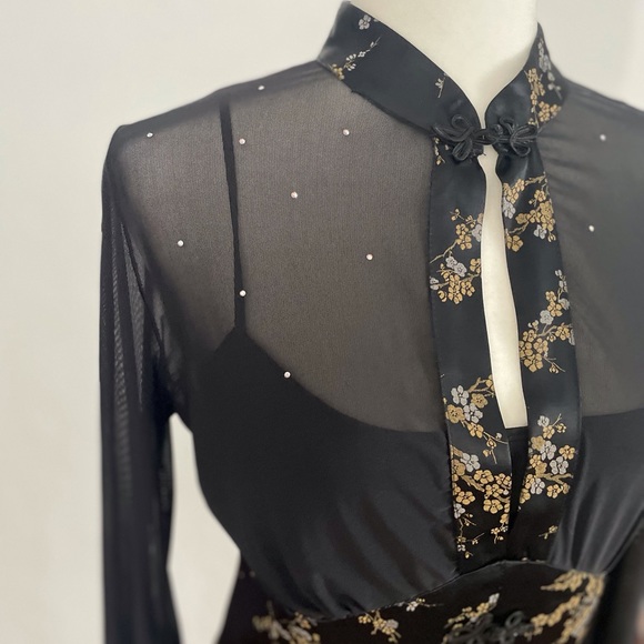 90s Sheer Mesh Asian Inspo Top - Picture 4 of 10